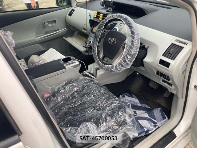 Toyota PRIUS ALPHA 2012-01 7393692-12