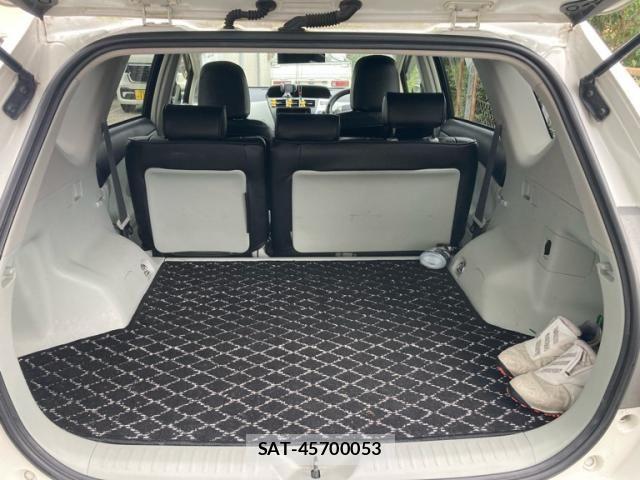 Toyota PRIUS ALPHA 2012-01 7393692-15