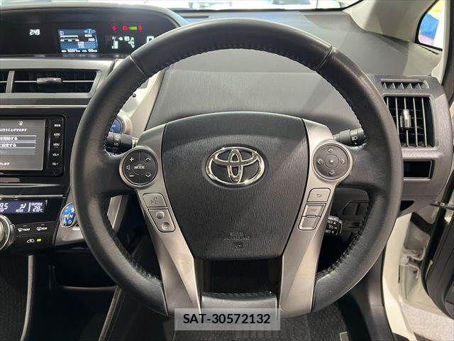 Toyota PRIUS ALPHA 2015-06 7393683-11