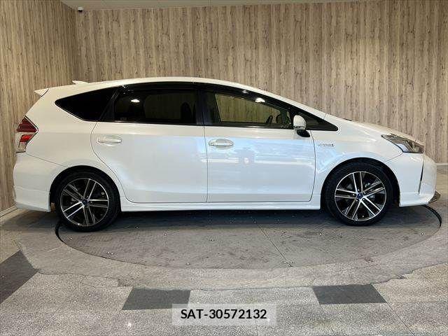 Toyota PRIUS ALPHA 2015-06 7393683-15