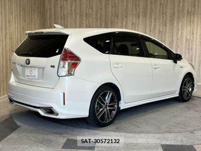 Toyota PRIUS ALPHA 2015-06 7393683-16