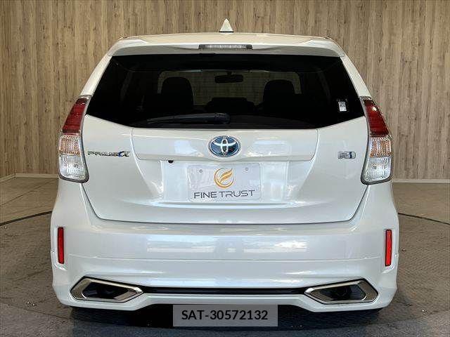 Toyota PRIUS ALPHA 2015-06 7393683-17