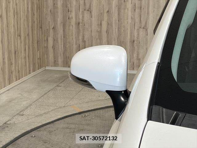 Toyota PRIUS ALPHA 2015-06 7393683-20