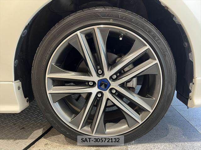 Toyota PRIUS ALPHA 2015-06 7393683-26