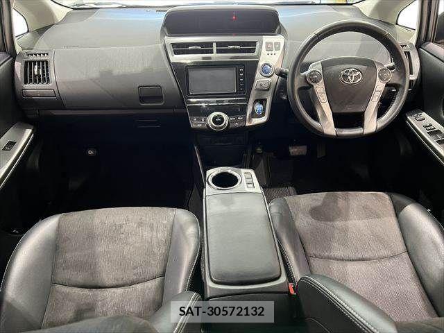 Toyota PRIUS ALPHA 2015-06 7393683-2