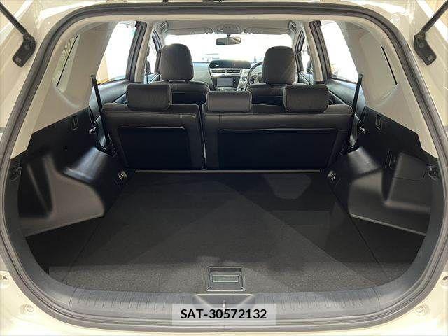 Toyota PRIUS ALPHA 2015-06 7393683-8