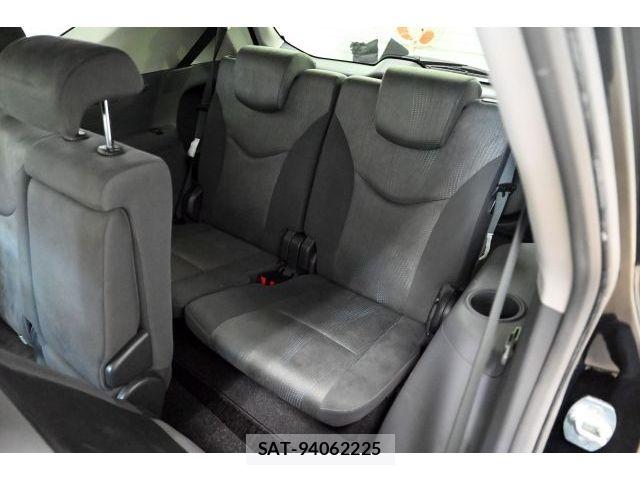 Toyota PRIUS ALPHA 2012-08 7393690-11
