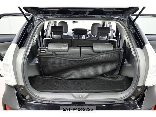 Toyota PRIUS ALPHA 2012-08 7393690-12