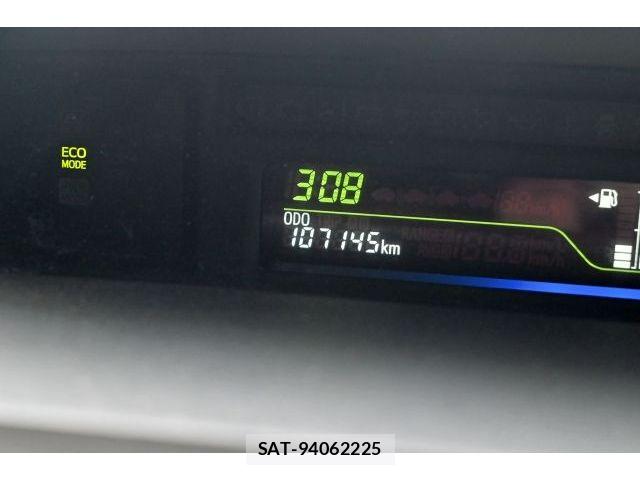 Toyota PRIUS ALPHA 2012-08 7393690-16