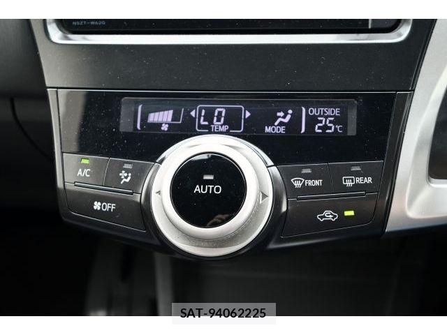 Toyota PRIUS ALPHA 2012-08 7393690-21
