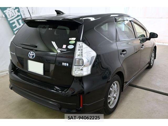 Toyota PRIUS ALPHA 2012-08 7393690-3