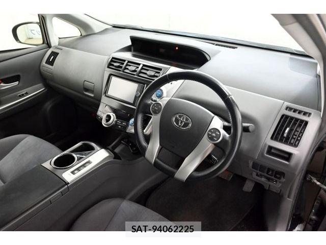 Toyota PRIUS ALPHA 2012-08 7393690-5