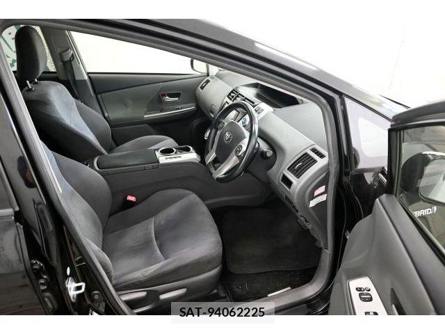 Toyota PRIUS ALPHA 2012-08 7393690-6