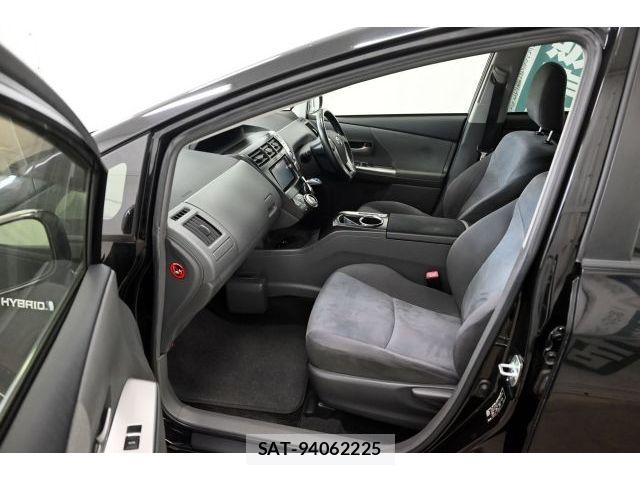 Toyota PRIUS ALPHA 2012-08 7393690-7