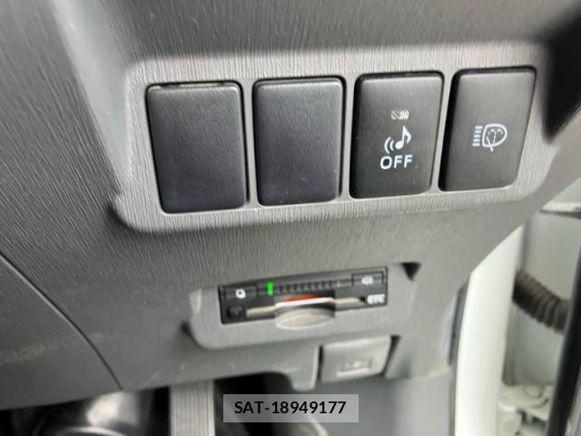Toyota PRIUS ALPHA 2014-02 7393691-16