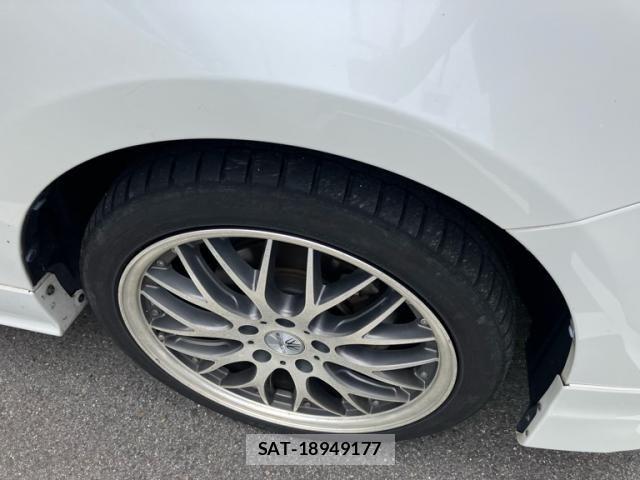 Toyota PRIUS ALPHA 2014-02 7393691-4