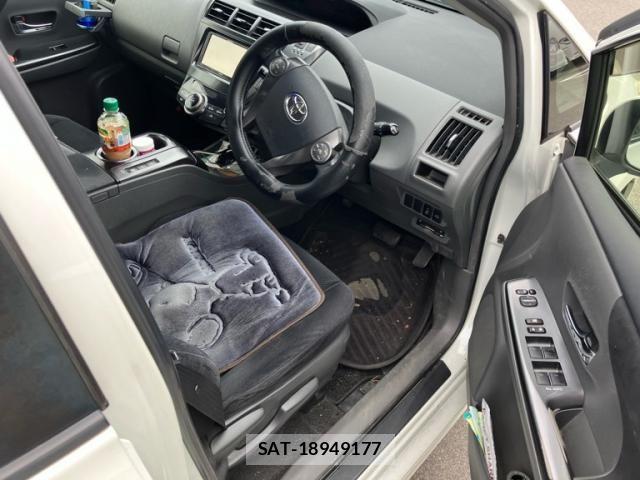 Toyota PRIUS ALPHA 2014-02 7393691-6
