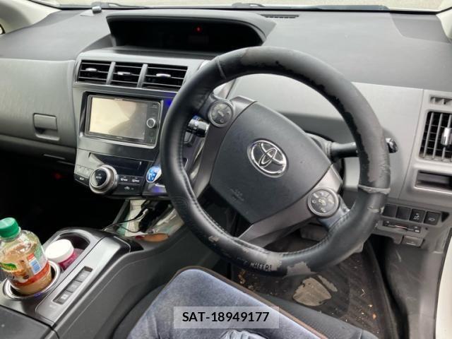 Toyota PRIUS ALPHA 2014-02 7393691-7