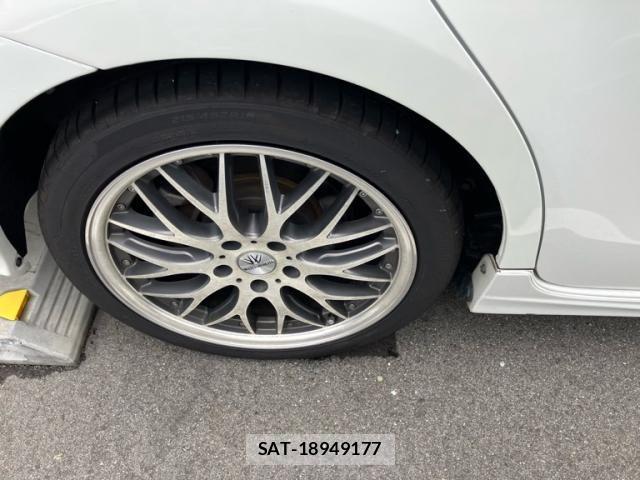 Toyota PRIUS ALPHA 2014-02 7393691-8