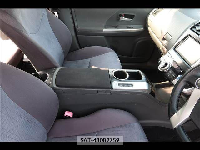 Toyota PRIUS ALPHA 2012-05 7457025-13