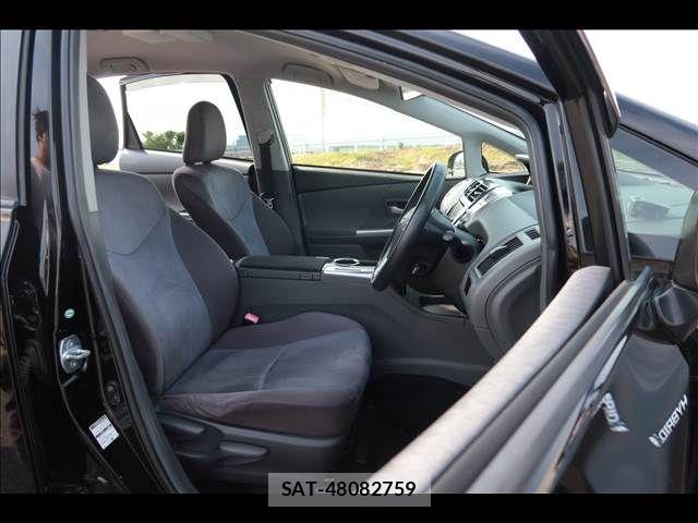 Toyota PRIUS ALPHA 2012-05 7457025-14
