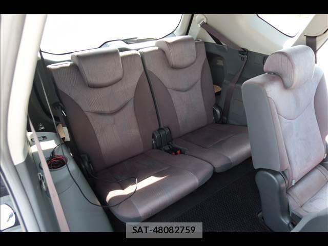 Toyota PRIUS ALPHA 2012-05 7457025-16