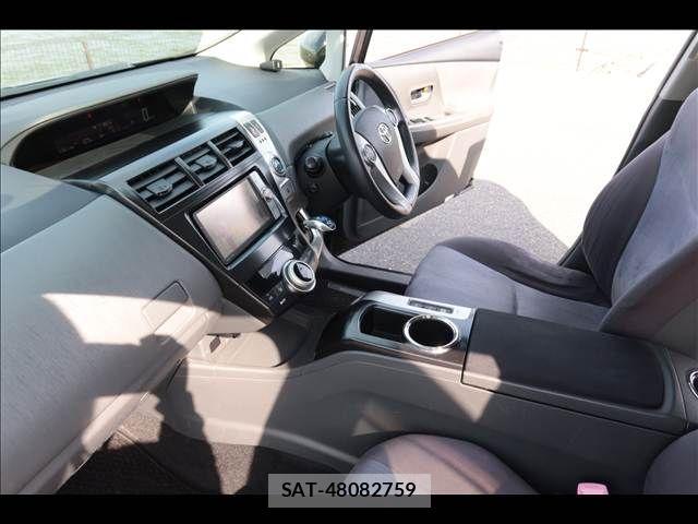 Toyota PRIUS ALPHA 2012-05 7457025-17