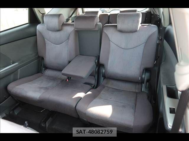Toyota PRIUS ALPHA 2012-05 7457025-19
