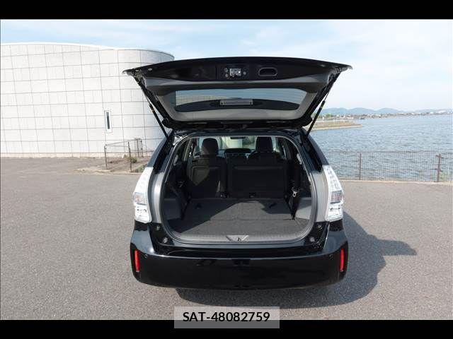Toyota PRIUS ALPHA 2012-05 7457025-21