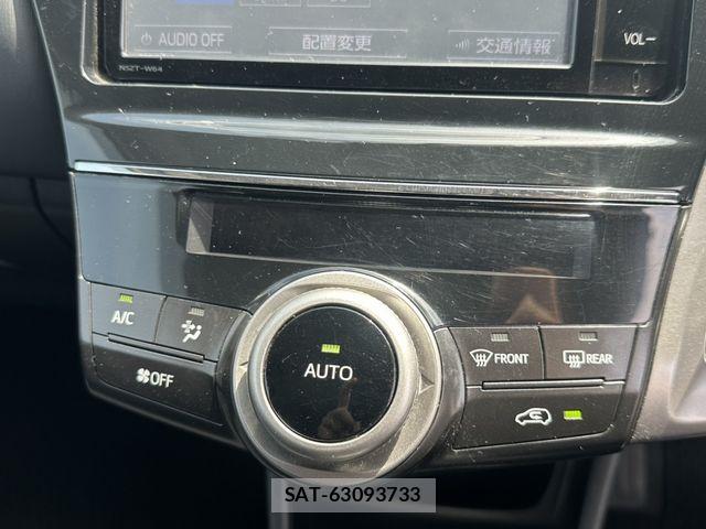 Toyota PRIUS ALPHA 2015-11 7457015-10