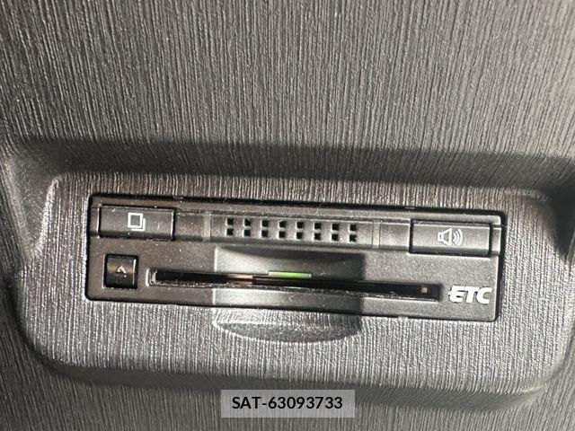 Toyota PRIUS ALPHA 2015-11 7457015-12