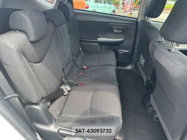 Toyota PRIUS ALPHA 2015-11 7457015-26