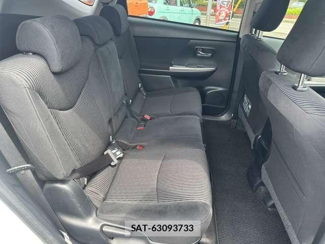 Toyota PRIUS ALPHA 2015-11 7457015-29