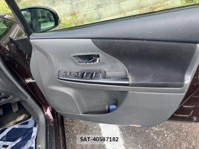 Toyota PRIUS ALPHA 2013-12 7457041-11