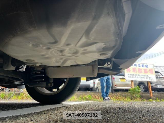 Toyota PRIUS ALPHA 2013-12 7457041-16