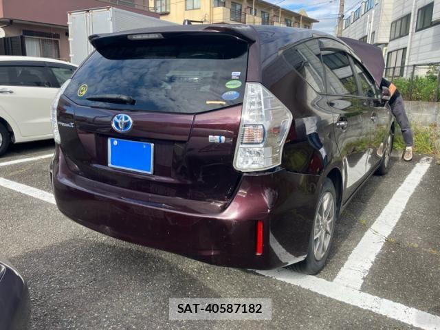 Toyota PRIUS ALPHA 2013-12 7457041-3