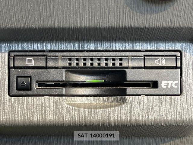 Toyota PRIUS ALPHA 2012-11 7457024-5
