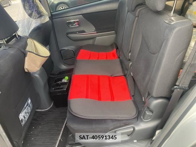 Toyota PRIUS ALPHA 2013-12 7457022-13