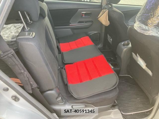 Toyota PRIUS ALPHA 2013-12 7457022-19