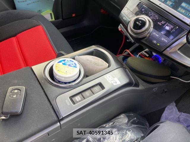 Toyota PRIUS ALPHA 2013-12 7457022-23
