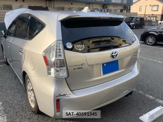 Toyota PRIUS ALPHA 2013-12 7457022-2