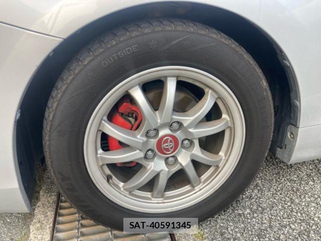 Toyota PRIUS ALPHA 2013-12 7457022-6