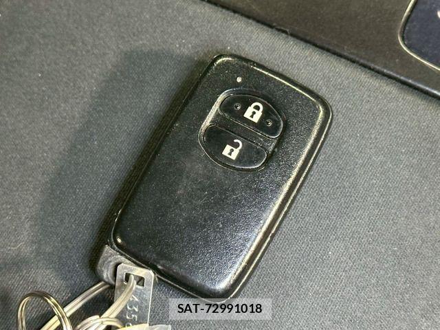 Toyota PRIUS ALPHA 2011-09 7457023-9