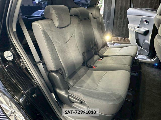 Toyota PRIUS ALPHA 2011-09 7457023-6