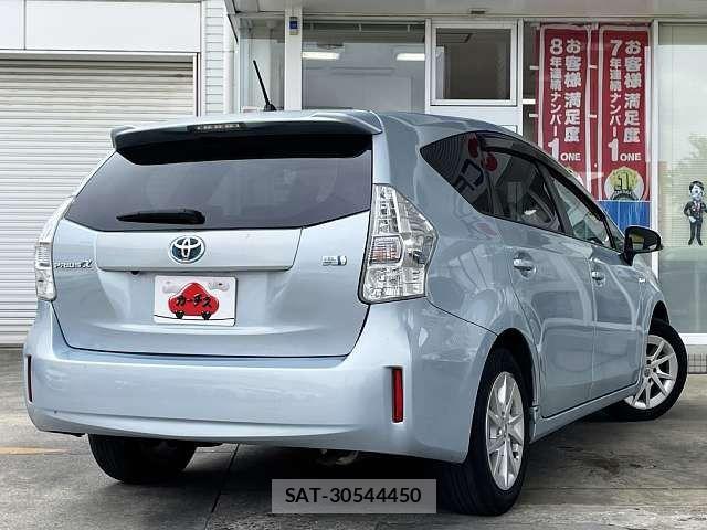 Toyota PRIUS ALPHA 2013-12 7457026-2