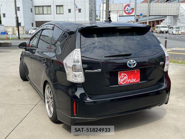 Toyota PRIUS ALPHA 2012-12 7457018-11