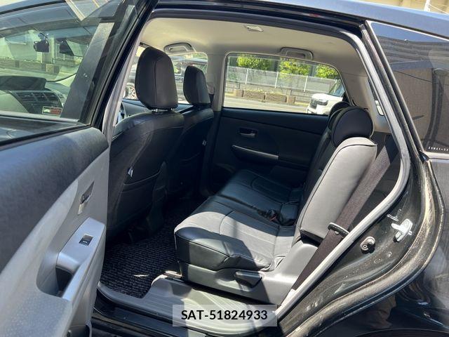 Toyota PRIUS ALPHA 2012-12 7457018-19