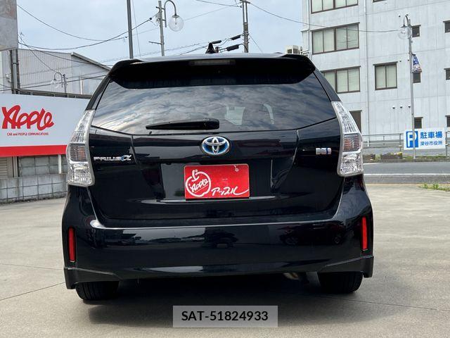Toyota PRIUS ALPHA 2012-12 7457018-24