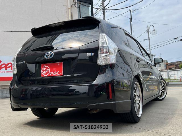 Toyota PRIUS ALPHA 2012-12 7457018-2