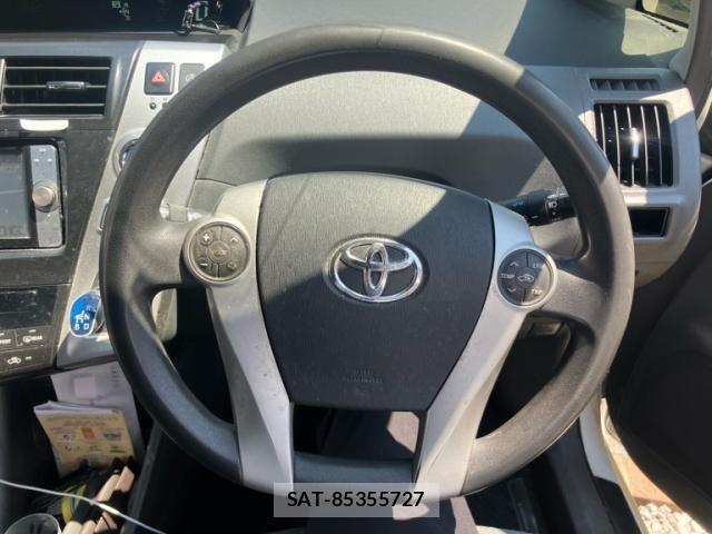 Toyota PRIUS ALPHA 2012-03 7457039-10